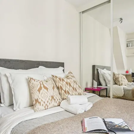 Spacious 1br In The Heart Of & Pompidou 巴黎